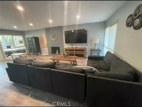 Woodland Hills, CA 91367,5500 Blanco