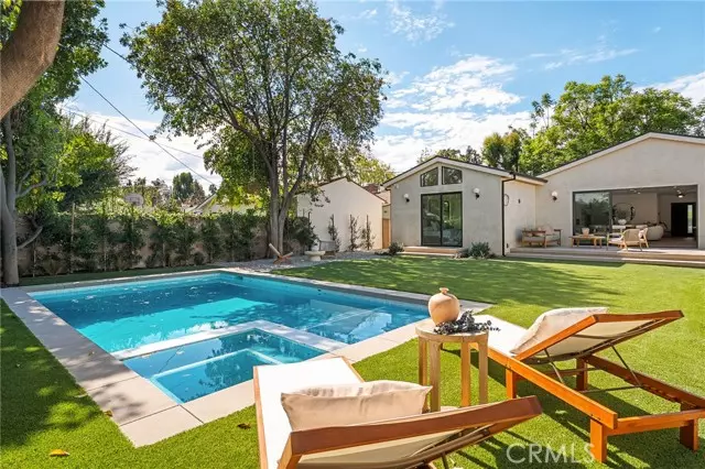 Valley Village, CA 91607,5444 Morella Ave