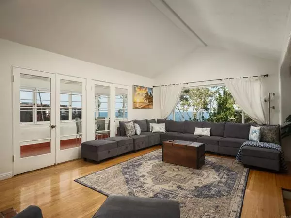 La Jolla, CA 92037,1303 15 Cave ST