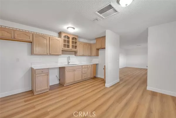 Apple Valley, CA 92307,22133 Thunderbird