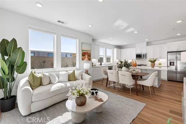 Irvine, CA 92618,418 Lobata