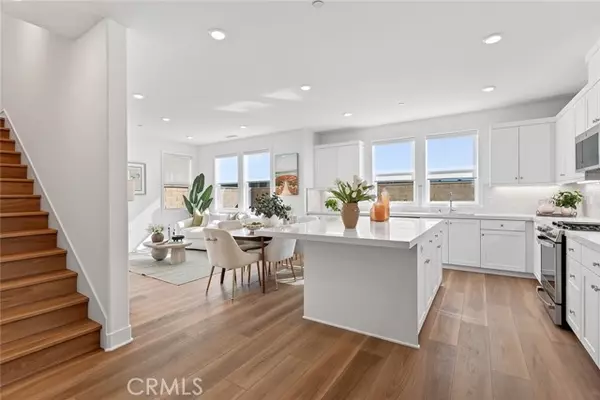 Irvine, CA 92618,418 Lobata