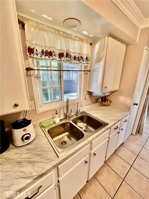 Azusa, CA 91702,1081 Arrow Hwy 3