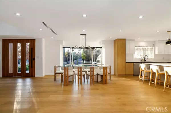 Chatsworth, CA 91311,9742 Farralone