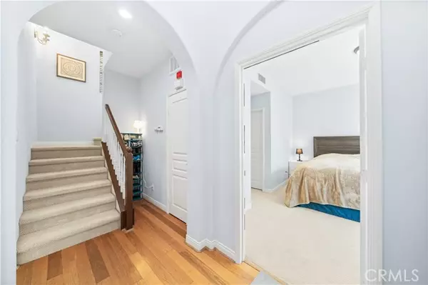 Irvine, CA 92603,39 Tall Oak