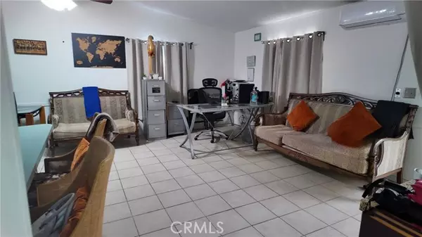 Van Nuys, CA 91405,7560 Woodman Pl 72