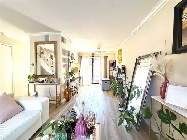 Agoura Hills, CA 91301,28615 Conejo View DR