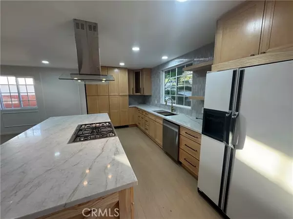 Orange, CA 92867,1344 E Mayfair