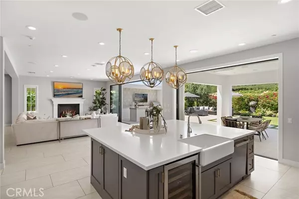 Irvine, CA 92618,93 Interstellar