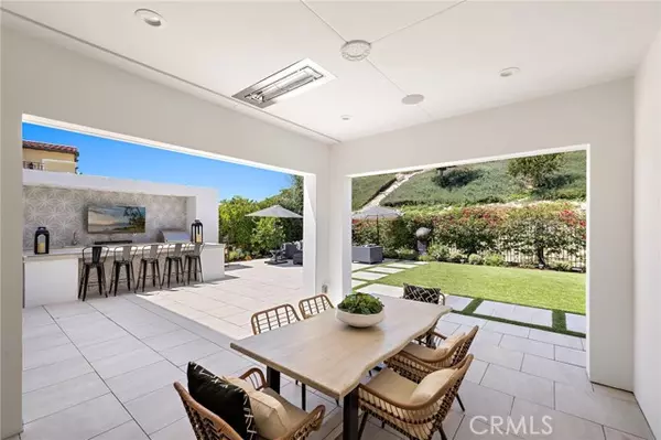 Irvine, CA 92618,93 Interstellar