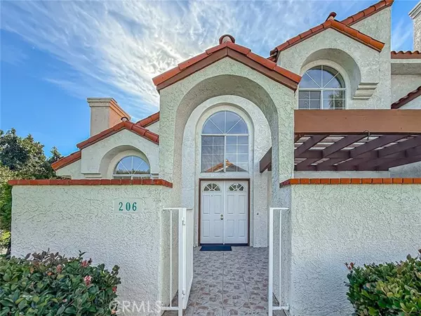 206 Camino Cortina, Camarillo, CA 93010