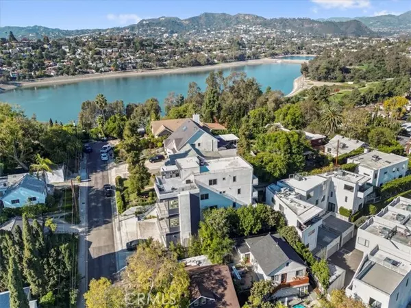 Los Angeles, CA 90039,2207 - 2009 Apex AVE