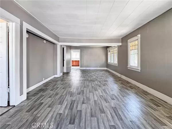 Los Angeles, CA 90044,614 W 60th ST