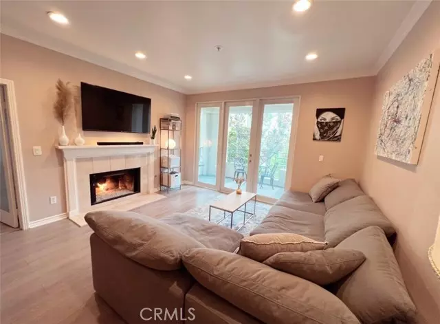 2233 Martin 207, Irvine, CA 92612