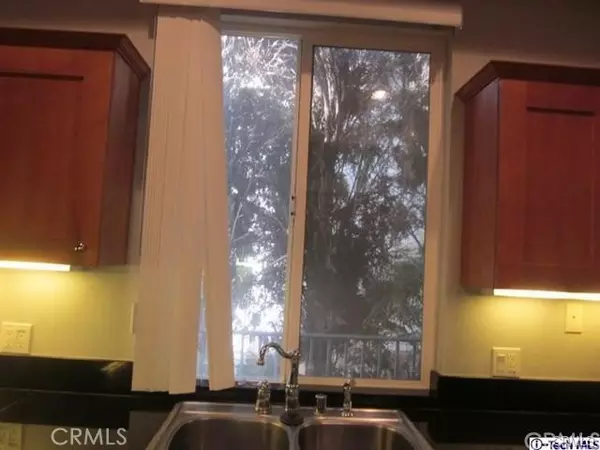 Burbank, CA 91505,1414 N Hollywood