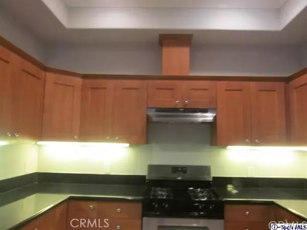 Burbank, CA 91505,1414 N Hollywood