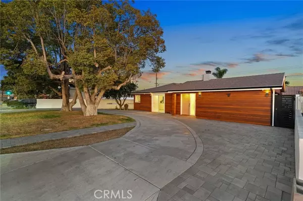 Downey, CA 90241,10214 Woodruff