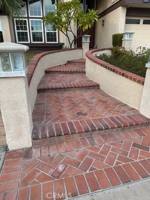 Lake Forest, CA 92630,25611 Ashby