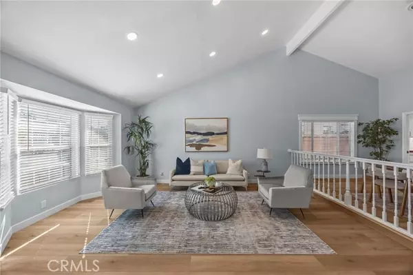 Irvine, CA 92620,11 De FRST