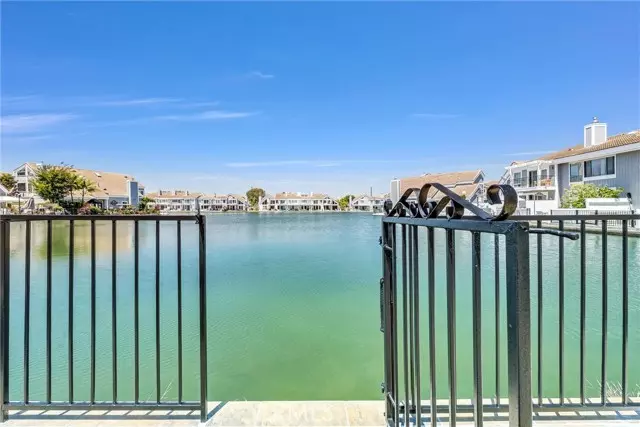 16123 Saint Croix CIR, Huntington Beach, CA 92649