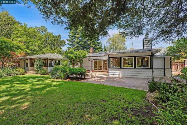 345 Shire Oaks CT, Lafayette, CA 94549