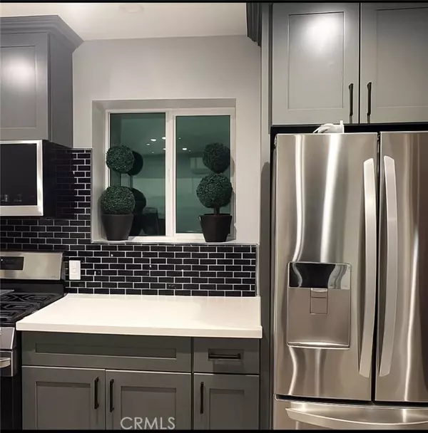 North Hollywood, CA 91605,7598 Coldwater CYN