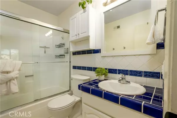 Newhall, CA 91321,25003 Peachland 211