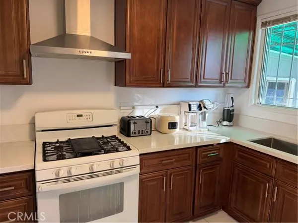 Lakewood, CA 90712,3244 Centralia