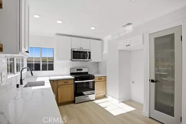 Riverside, CA 92503,7051 Idyllwild LN