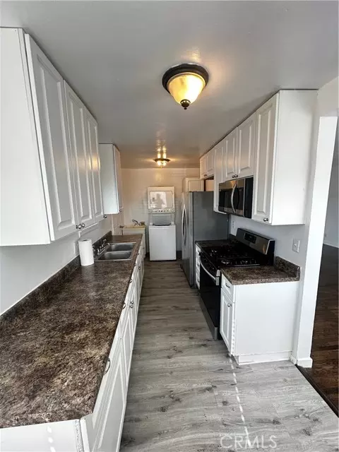 Carson, CA 90745,1047 E Spicer