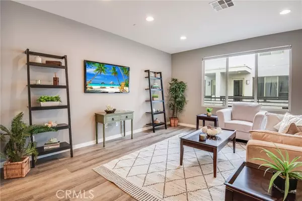 Hawthorne, CA 90250,12921 Mission Avenue 102