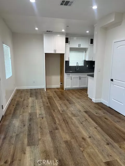 Los Angeles, CA 90003,5877 Towne