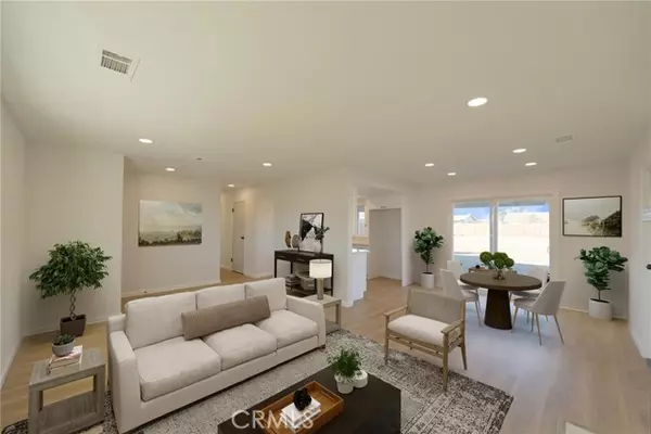 Apple Valley, CA 92307,15514 Dale Evans