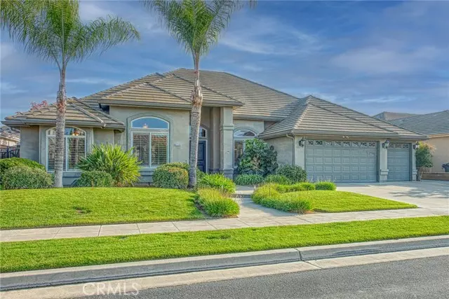 7730 Gilroy AVE, Fresno, CA 93722