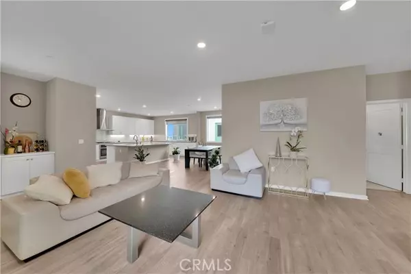 Irvine, CA 92612,203 Bowery