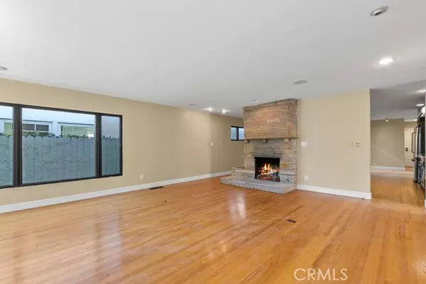 Corona Del Mar, CA 92625,313 Larkspur