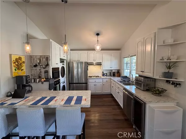 Huntington Beach, CA 92646,8372 Hillhead DR