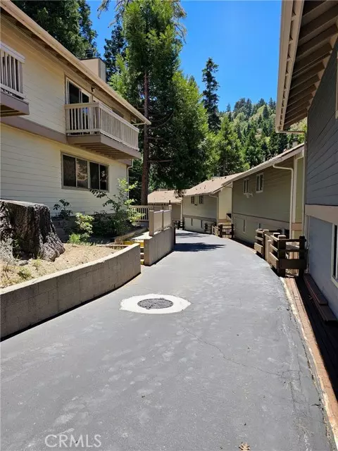 Lake Arrowhead, CA 92352,310 Canyon Crest