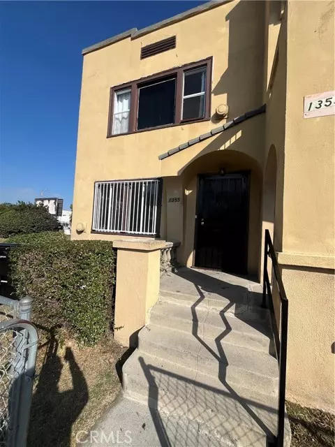 Los Angeles, CA 90037,1355 W 49th