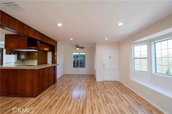 Reseda, CA 91335,6417 White Oak