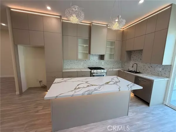 North Hollywood, CA 91605,8149 Saint Clair AVE