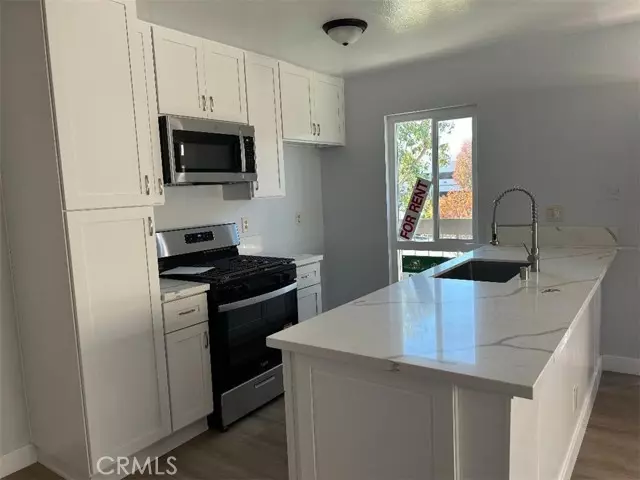 2811 S Fairview B, Santa Ana, CA 92704