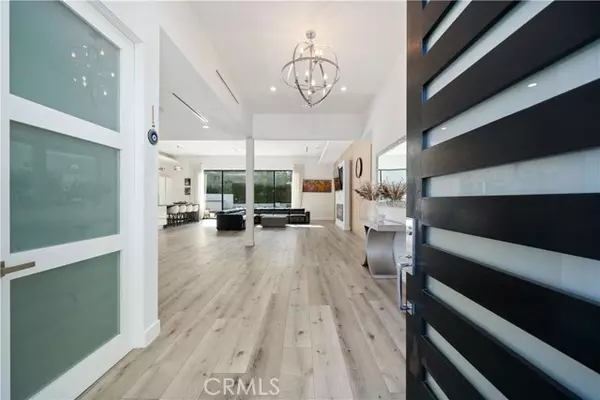 Woodland Hills, CA 91367,5631 Wilhelmina AVE