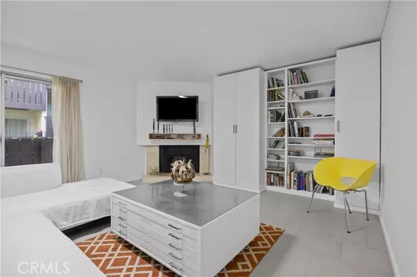 Van Nuys, CA 91411,14960 Victory BLD 102