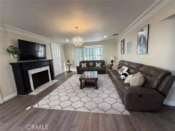 Beverly Hills, CA 90211,113 N Doheny