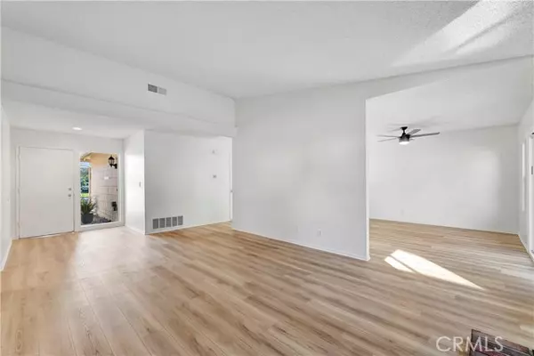 Santa Ana, CA 92704,610 S Dennis