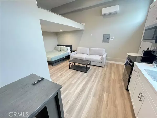 Glendale, CA 91208,3335 Triangle PL B