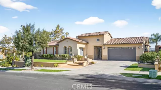 7837 Lady Banks LOOP, Corona, CA 92883