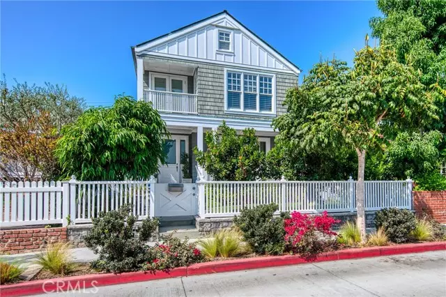 Corona Del Mar, CA 92625,325 Poppy AVE