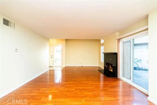 Costa Mesa, CA 92626,923 Lombard CT